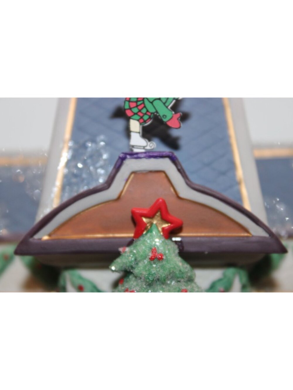 Dept 56 North Pole Village - Glacier Park Pavilion - Picture 11 of 11